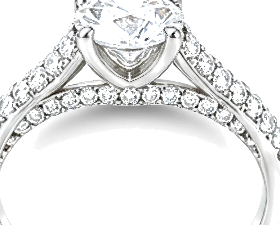 Anillo de Compromiso Catedral con Pavé — detalle