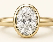 Anillo de Compromiso Ovalado en Bisel — detalle