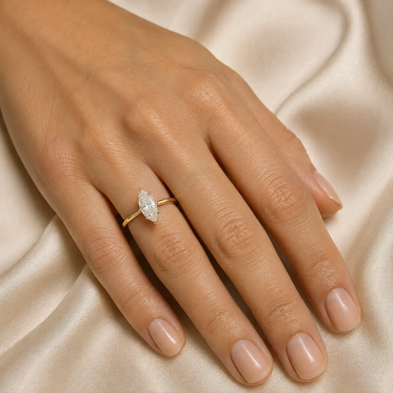 Anillo de Compromiso Solitario Marquesa