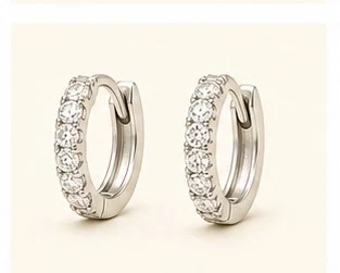 Arete Huggie con Diamantes