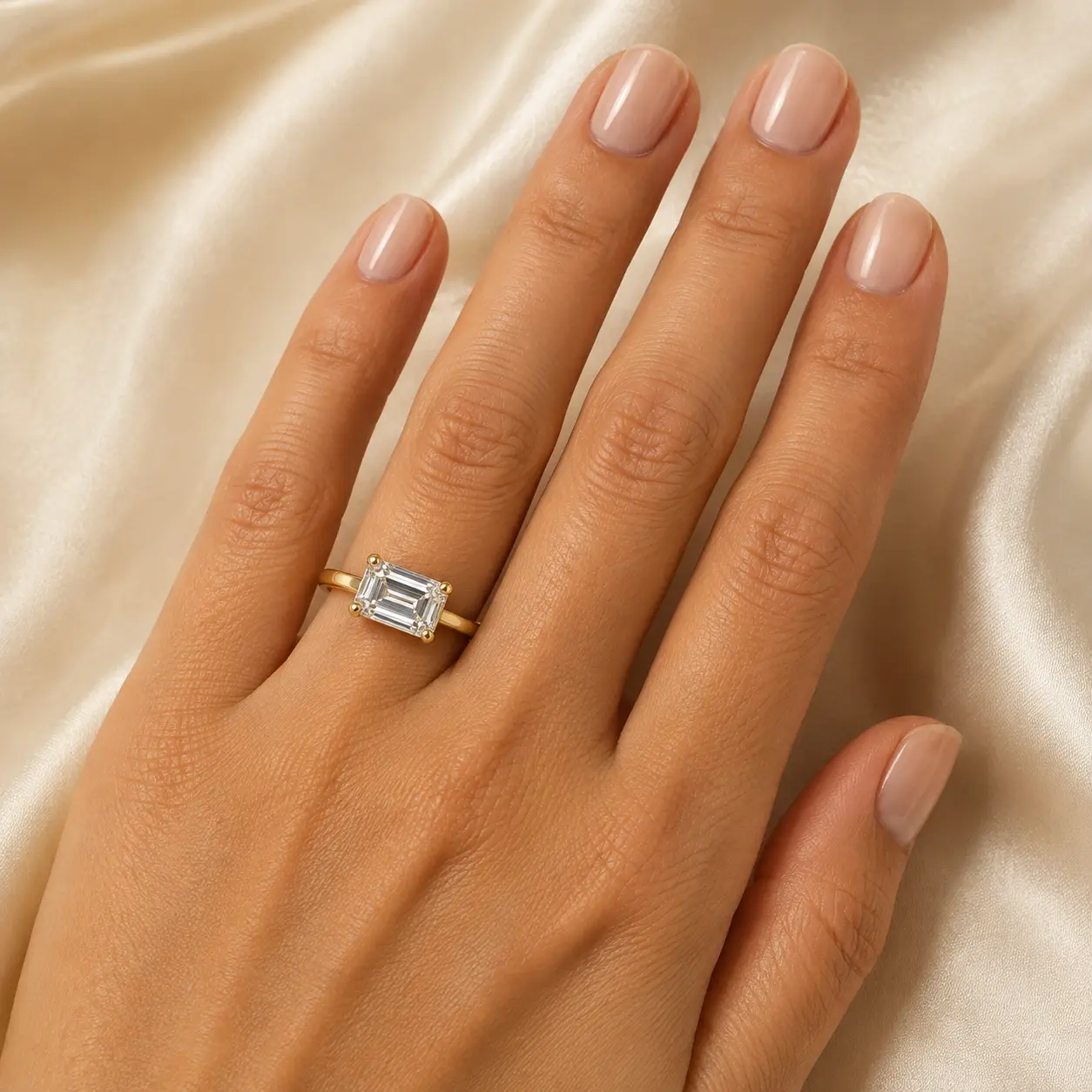Anillo de Compromiso Esmeralda East-West