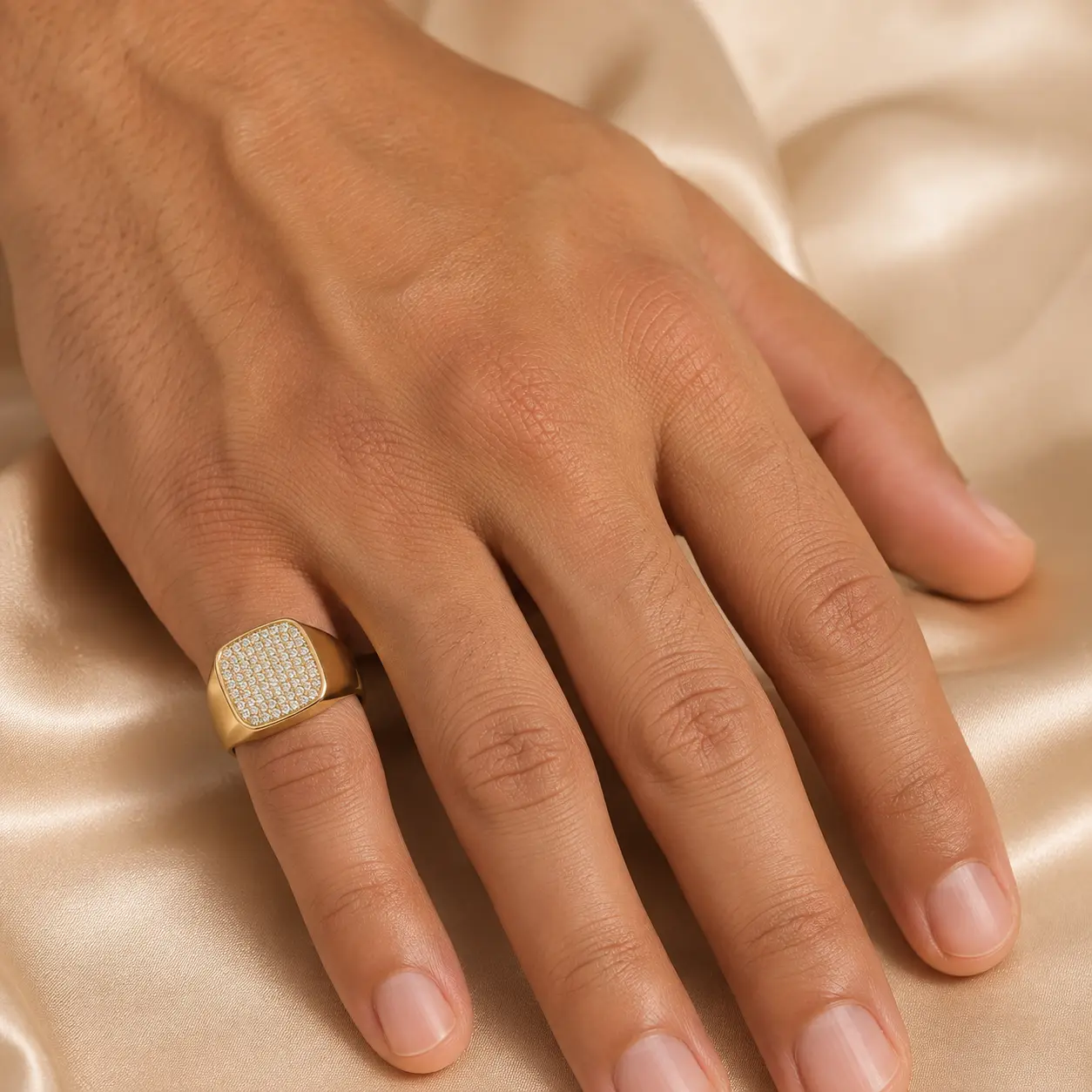 Anillo Sello con Diamantes