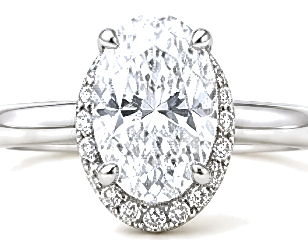 Anillo de Compromiso Ovalado con Halo Oculto — detalle