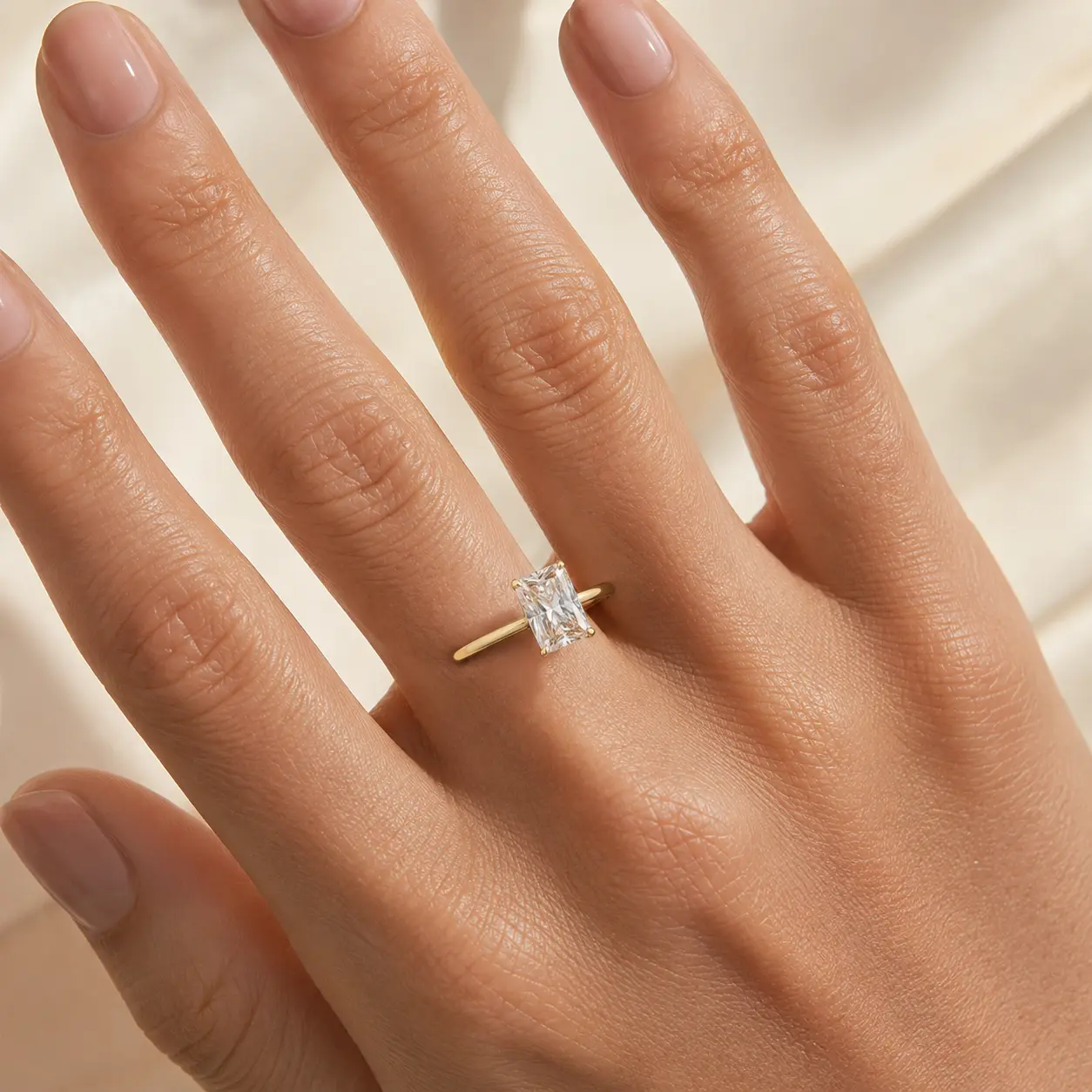 Anillo de Compromiso Solitario Radiant