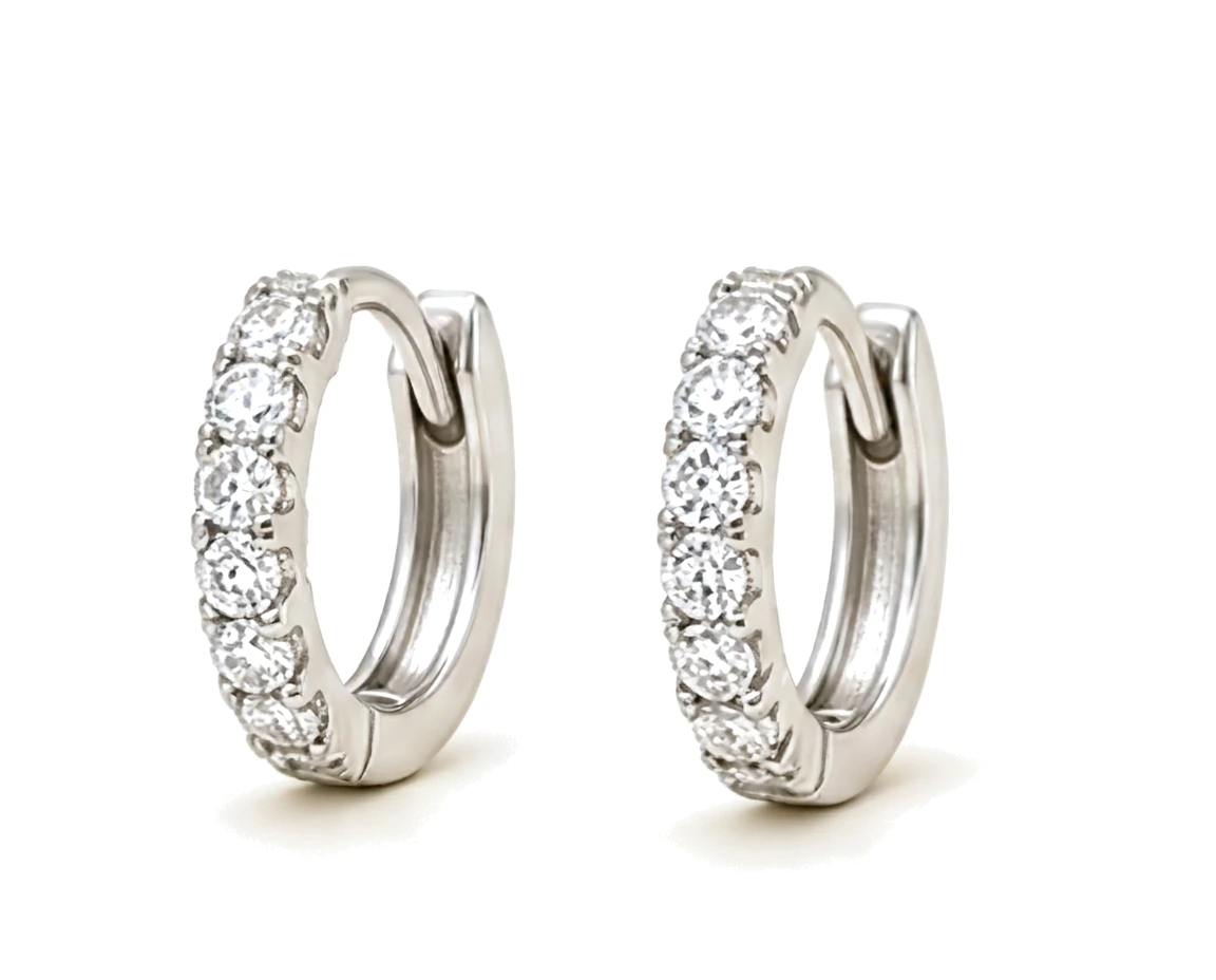 Arete Huggie con Diamantes
